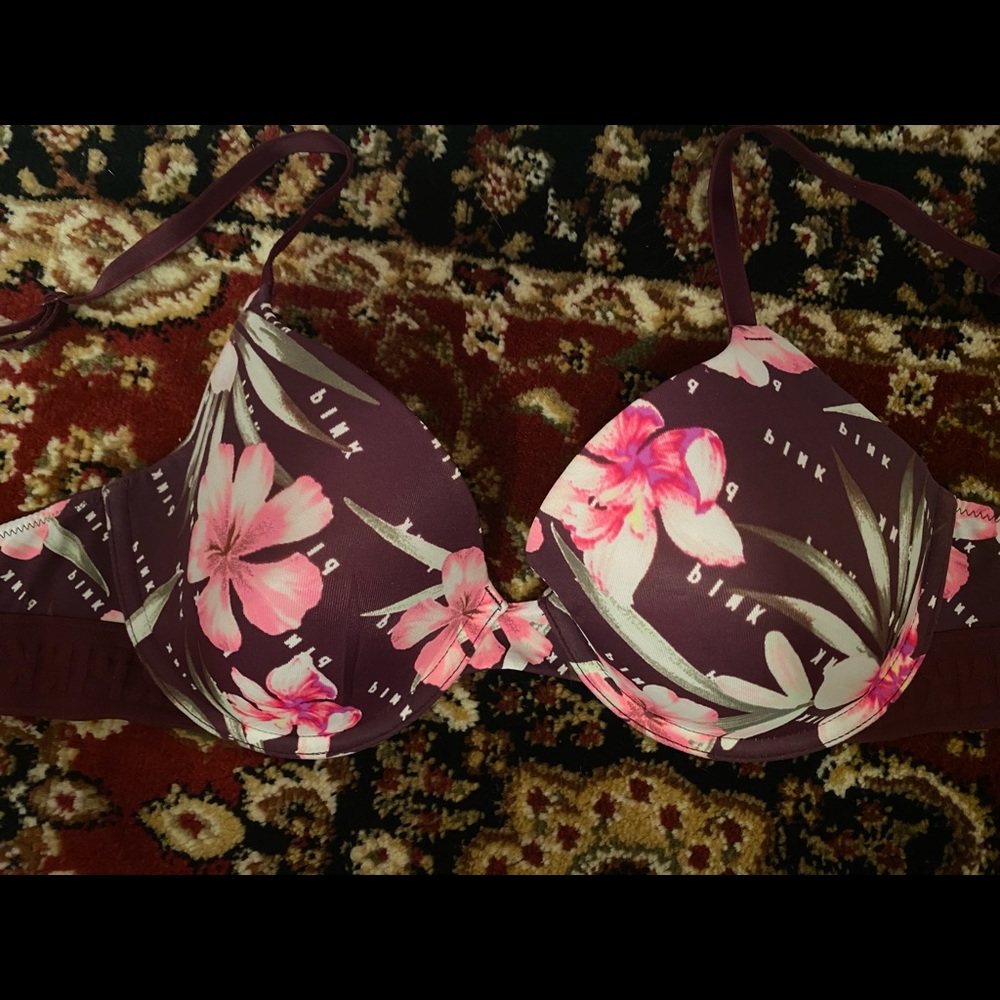 ✨Beautiful Floral/Tropical Maroon bra